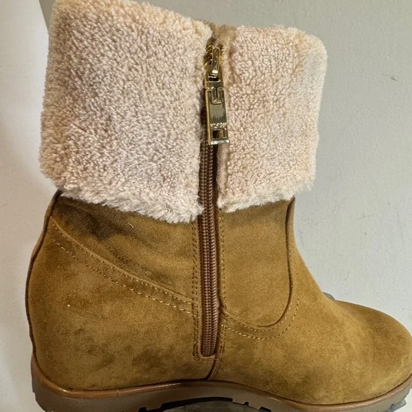 Tommy Hilfiger Soffia 2 Round Toe Tan Suede Ankle Boots Faux Fur Lined size 10 - Picture 6 of 8